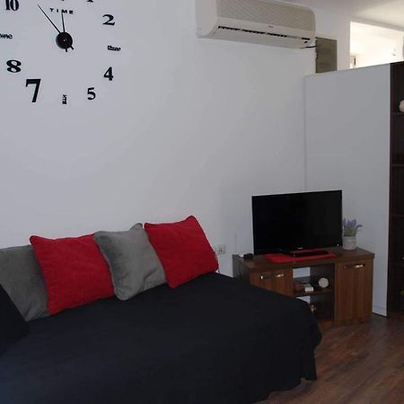 Stan Na Dan - Apartman Djordjevic Vranje Exteriör bild
