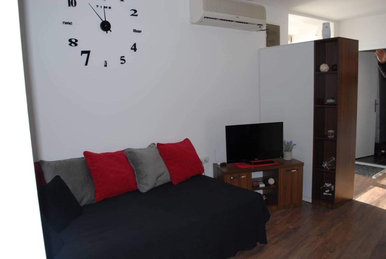 Stan Na Dan - Apartman Djordjevic Vranje Exteriör bild