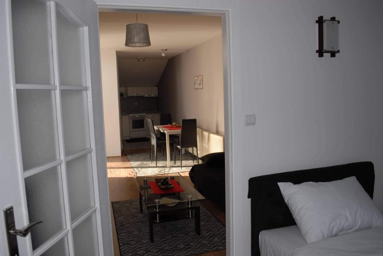 Stan Na Dan - Apartman Djordjevic Vranje Exteriör bild